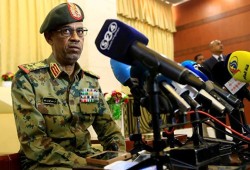 وزير الدفاع السوداني يعلن اعتقال البشير وتعطيل الدستور
