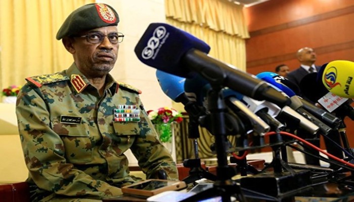وزير الدفاع السوداني يعلن اعتقال البشير وتعطيل الدستور