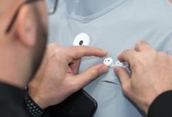 لهذا السبب.. كن حذرا عند استخدام السماعات الذكية