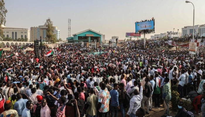 قوى التغيير تصعّد ضد المجلس العسكري بالسودان