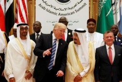 ترامب مشددا الحصار على طهران: السعودية والإمارات ستعوضان غياب النفط الإيراني