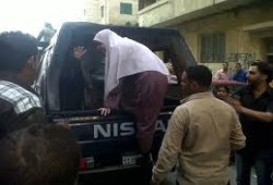 اعتقال مروة ناصف وزوجها وأطفالها الثلاثة تعسفيًّا