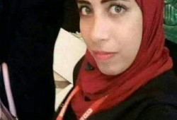 اعتقال الصحفية “عبير الصفتي” لرفضها المشاركة في “استفتاء الكراتين”