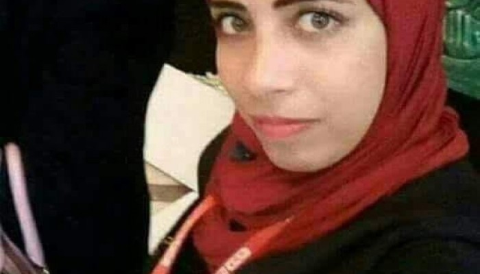 اعتقال الصحفية “عبير الصفتي” لرفضها المشاركة في “استفتاء الكراتين”