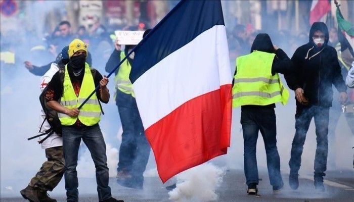فرنسا.. مواجهات بين الشرطة و"السترات الصفراء" في باريس