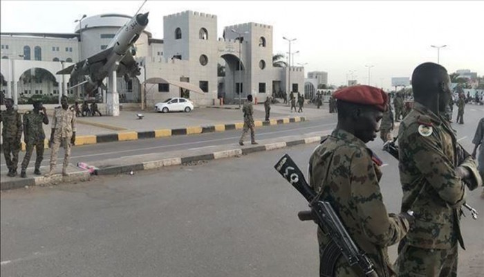 "العسكري" السوداني: استلمنا وثيقة المرحلة الانتقالية وندرس الرد