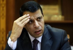 أنباء عن تواجد دحلان بالخرطوم.. التقى عسكريين وسياسيين