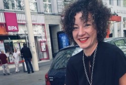 نائبة "ترتدي الحجاب" بعد منعه بمدارس النمسا الابتدائية