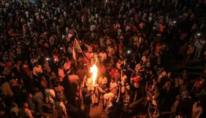 السودان.. "الحرية والتغيير" توقف مرور القطارات عبر ساحة الاعتصام