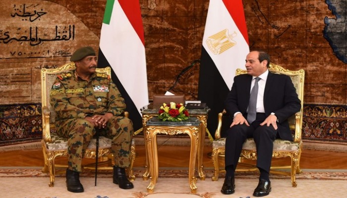 السيسي والبرهان يوقعان اتفاقية لتسليم المطلوبين أمنيا