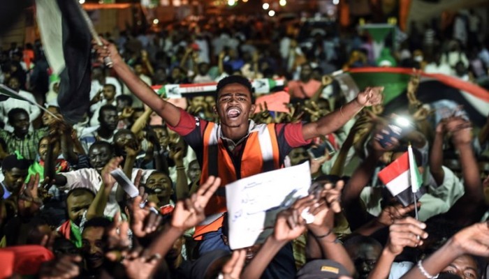 "تجمع المهنيين" يحدد سقفا للتفاوض مع "العسكري".. ما هو؟