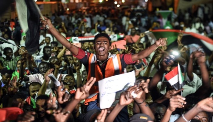 "تجمع المهنيين" يحدد سقفا للتفاوض مع "العسكري".. ما هو؟