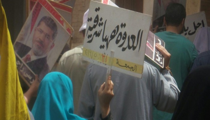 “الحرية لبنات الشرقية”.. مطالبات الثوار بمسقط رأس الرئيس مرسي