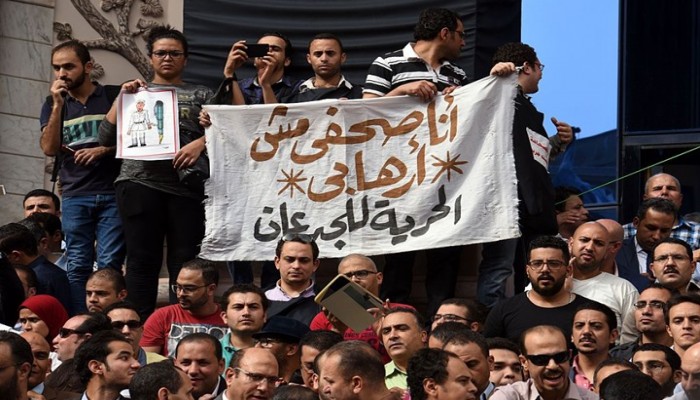 114 انتهاكا بحق الصحفيين في مصر الشهر الماضي