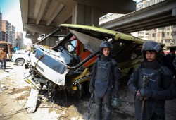 مقتل وإصابة 24 شخصا في حادث تصادم حافلتين بالقاهرة