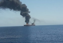 "نيويورك تايمز" تشكك بضلوع إيران بتفجيرات خليج عمان