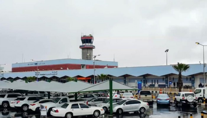 قتيل و7 مصابين وتعطيل للملاحة.. هجمات حوثية جديدة على أبها وجازان