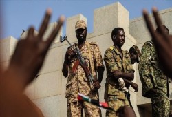 احتجاجات حاشدة بالسودان.. قتيلان وجرحى ودعوة للتوجه إلى قصر الرئاسة
