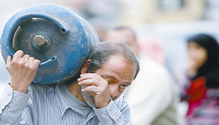 نشطاء: زيادات أسعار الوقود جريمة بحق الشعب المصري