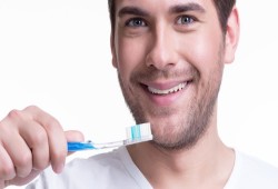 متى يجب تبديل فرشاة الأسنان؟