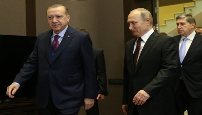 صحيفة فرنسية: هكذا تحدى أردوغان أمريكا وحوّل وجهته نحو الروس