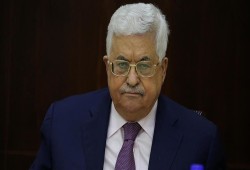 عباس يُنهي خدمات جميع مستشاريه