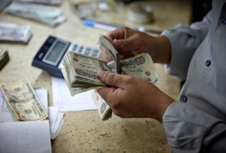 مسؤول مصرفي دولي يتوقع زيادة عجز الموازنة المصرية