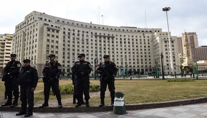 السيسي المرعوب يحشد قواته بالقاهرة