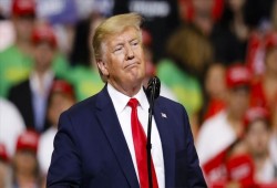 رئيس لجنة بالنواب الأمريكي: نص مكالمة ترامب وزيلينسكي "إدانة" لم يتصورها أحد