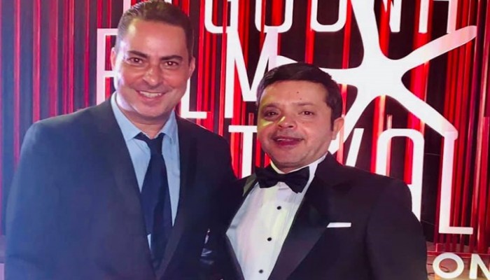 تطبيع في الجونة.. مذيع إسرائيلي مع ممثلين مصريين