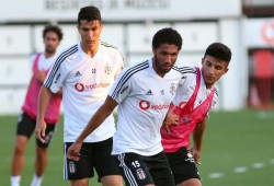 تقارير: النني قد ينتقل إلى ميلان في ميركاتو الشتاء