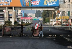 رغم الوعود.. تظاهرات لبنان مستمرة ودعوات لفتح الطرق