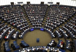 هل تعامل البرلمان الأوروبي بمكيالين في أحداث مصر الأخيرة؟