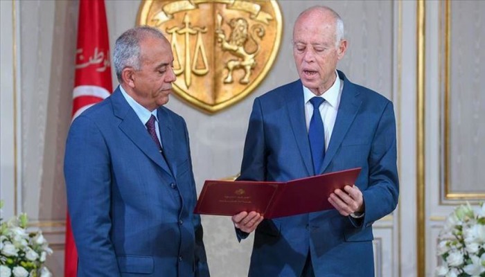 في سابقة.. الرئيس التونسي يخط بيده رسالة تكليف تشكيل الحكومة