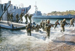 تجهيزات تركية لقاعدة بليبيا وإرسال جنود قريبا