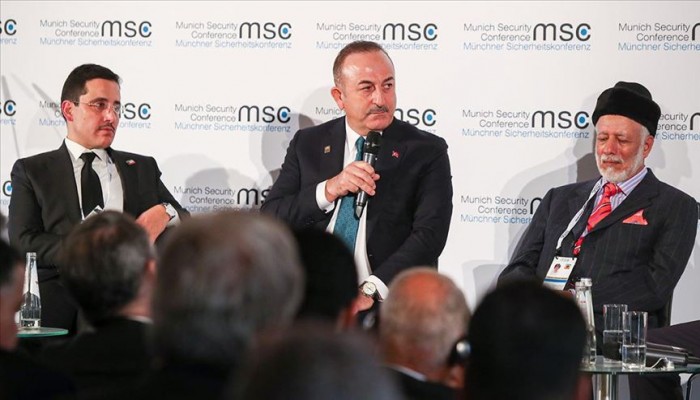 تشاووش أوغلو: دول خليجية تعتقد بقدرتها على تغيير الأنظمة بالمال