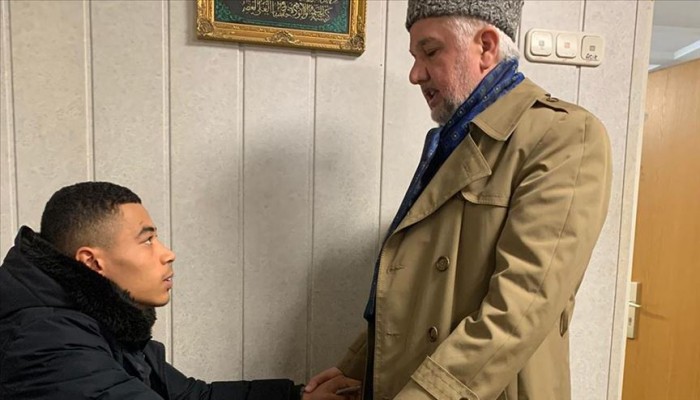 نجا من هجوم هاناو العنصري فأعلن إسلامه