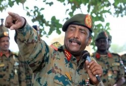 صحيفة سودانية: البرهان يقرر سحب الجنسية من 13 ألف أجنبي