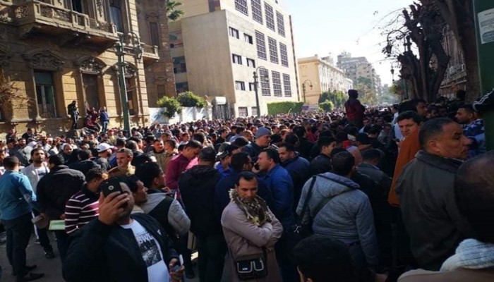 بعد تفشي كورونا.. لماذا لا توقف حكومة السيسي الدراسة وتقيد السفر؟