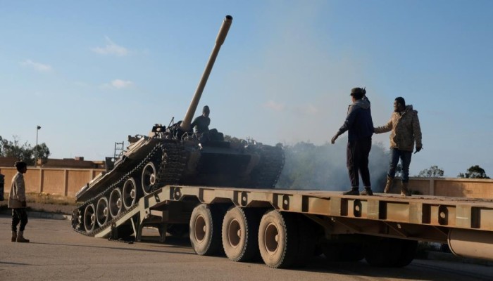 الجارديان: الإمارات زودت حفتر بـ5000 طن من الأسلحة منذ يناير الماضي