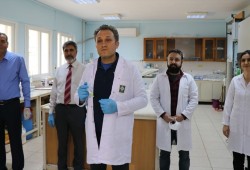 فريق تركي يبتكر "مادة فعالة" تساهم بوقف تكاثر كورونا