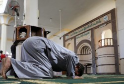 اتحاد علماء المسلمين: كورونا لا يبيح الفطر في رمضان إلا للمصاب به
