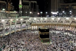 السعودية تعلن.. صلاة التراويح في الحرمين بدون مصلين