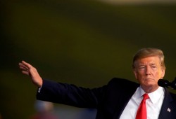 نيويورك تايمز: هل يطيح فيروس كورونا بترامب في الانتخابات المقبلة؟