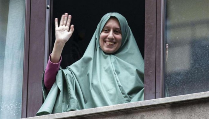 "مسيحية أو مسلمة المهم إيطالية".. عائشة رومانو تشكر مسلمي إيطاليا لتضامنهم معها