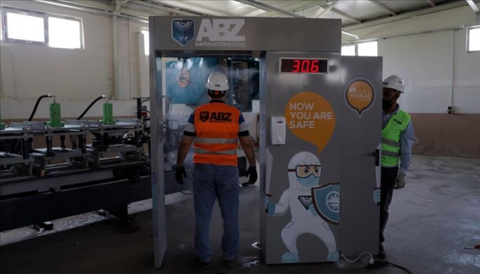 بوابة "ABZ".. جهاز تركي يعقم الجسم ويقيس حرارته