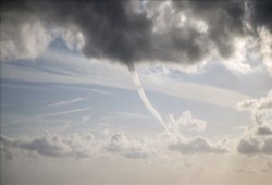 إعصار "أمفان" يخلّف 106 قتلى في الهند وبنغلاديش