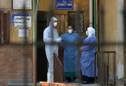 الغارديان: كارثة صحية بمصر رغم تحذيرات الأطباء