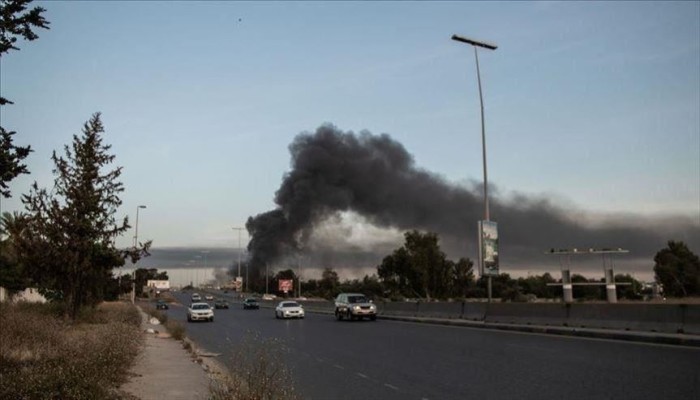 ليبيا.. مليشيا حفتر تُمطر مطار معيتيقة بقذائف صاروخية