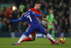 بعد رفض كانتي استكمال الموسم.. قائد ليفربول: يجب عدم إجبار أحد للعودة إلى العمل